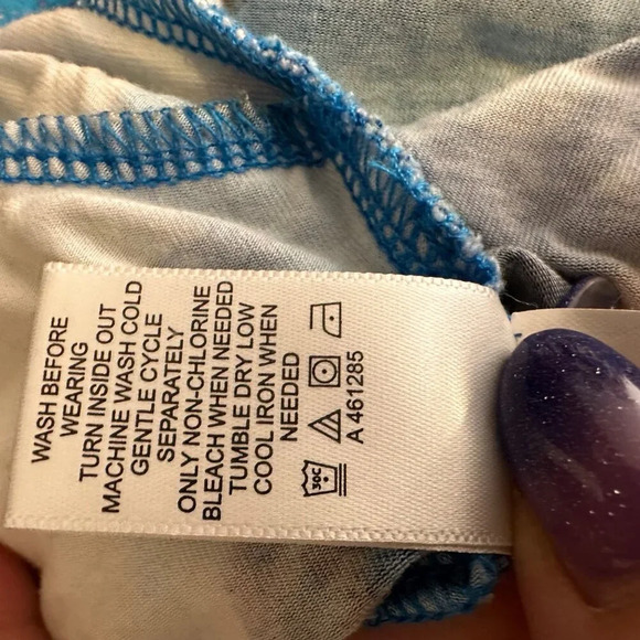 LOGO by Lori Goldstein Rayon‎ 230 Printed Top with Lace Hem - Picture 6 of 6